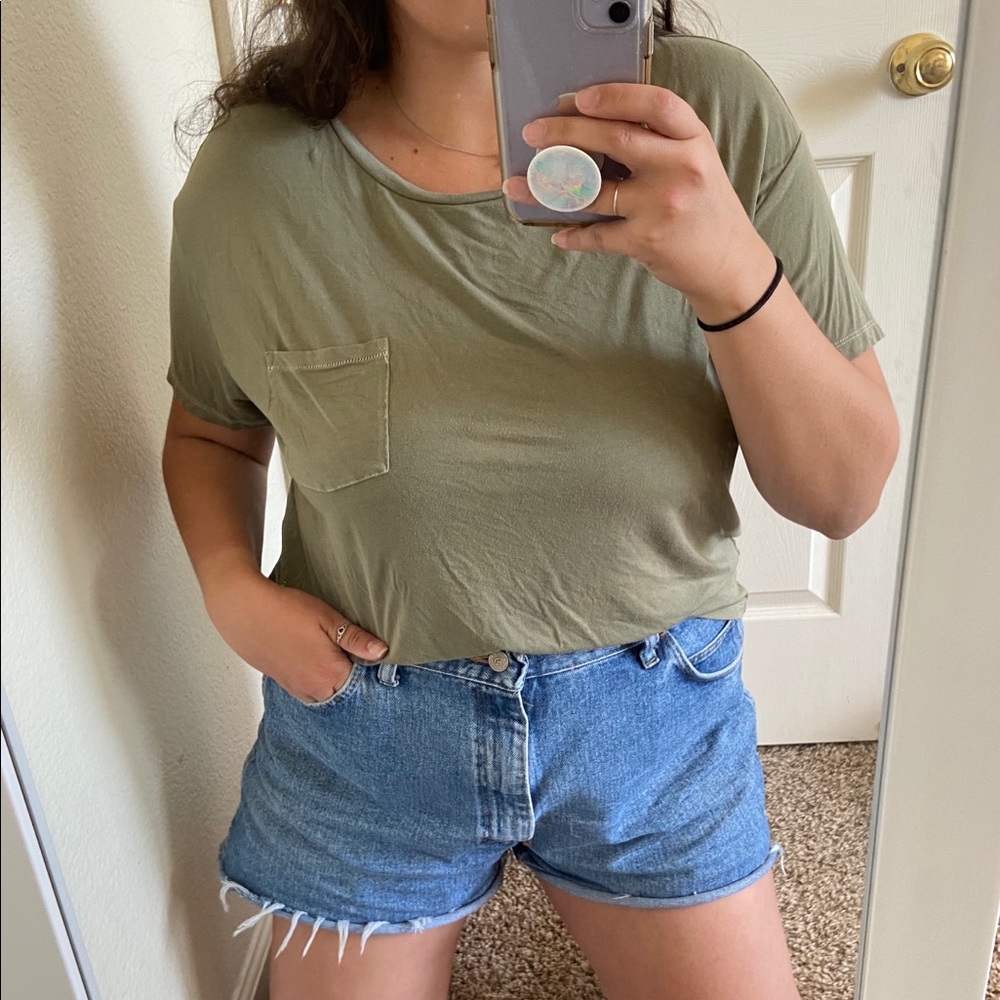 🌟SUPER SOFT EARTH GREEN TEE🌟